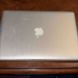 2010 apple MacBook Pro! In good shape